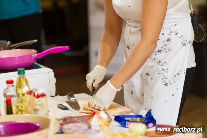 Zdjęcie w galerii na portalu naszraciborz.pl: Kulinarny powrót do tradycji - warsztaty w Krzanowicach  wiadomości z regionu