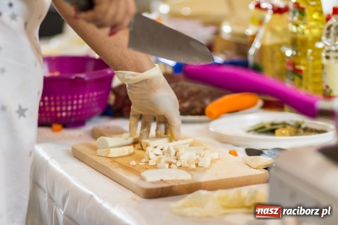 Zdjęcie w galerii na portalu naszraciborz.pl: Kulinarny powrót do tradycji - warsztaty w Krzanowicach  wiadomości z regionu