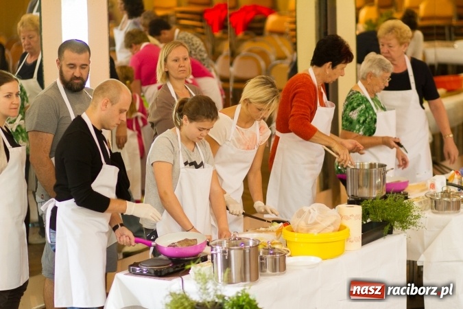 Zdjęcie w galerii na portalu naszraciborz.pl: Kulinarny powrót do tradycji - warsztaty w Krzanowicach  wiadomości z regionu