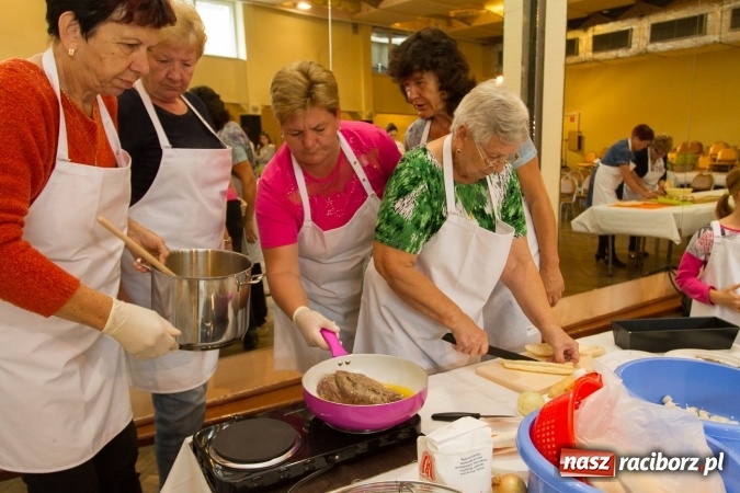 Zdjęcie w galerii na portalu naszraciborz.pl: Kulinarny powrót do tradycji - warsztaty w Krzanowicach  wiadomości z regionu