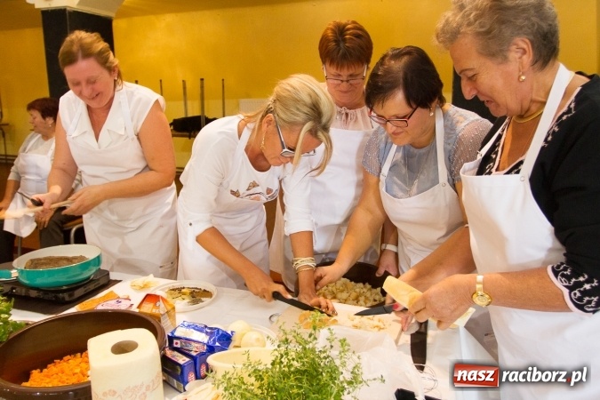 Zdjęcie w galerii na portalu naszraciborz.pl: Kulinarny powrót do tradycji - warsztaty w Krzanowicach  wiadomości z regionu