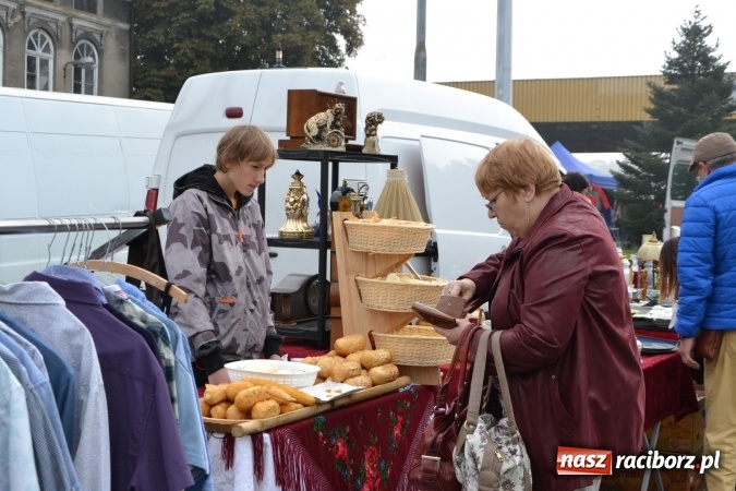 Zdjęcie w galerii na portalu naszraciborz.pl: Jesienny Jarmark na Granicy w Chałupkach wiadomości z regionu