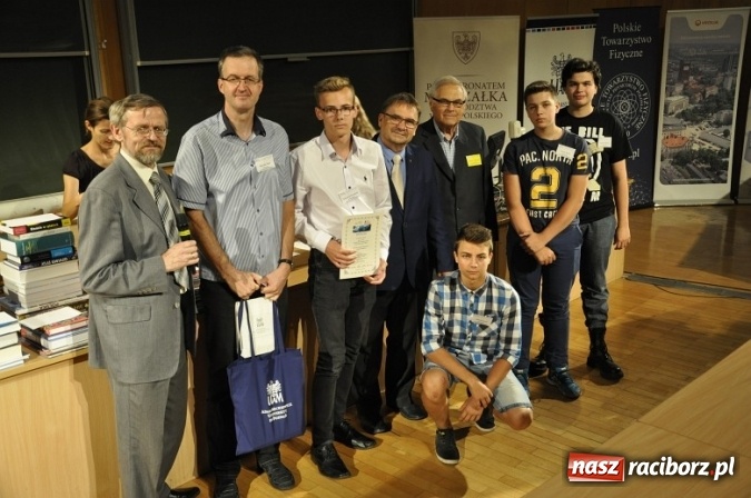 Zdjęcie w galerii na portalu naszraciborz.pl: Gimnazjum w Pietrowicach Wielkich na Science on Stage 7 wiadomości z regionu