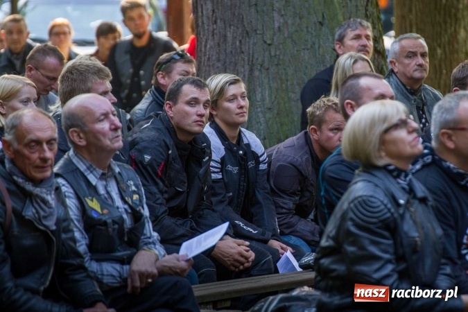 Zdjęcie w galerii na portalu naszraciborz.pl: Motocykliści z SRC na dziękczynnych nieszporach w Pietrowicach Wielkich wiadomości z regionu