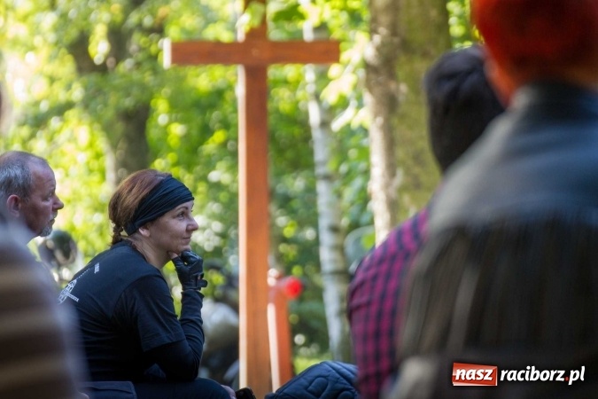 Zdjęcie w galerii na portalu naszraciborz.pl: Motocykliści z SRC na dziękczynnych nieszporach w Pietrowicach Wielkich wiadomości z regionu