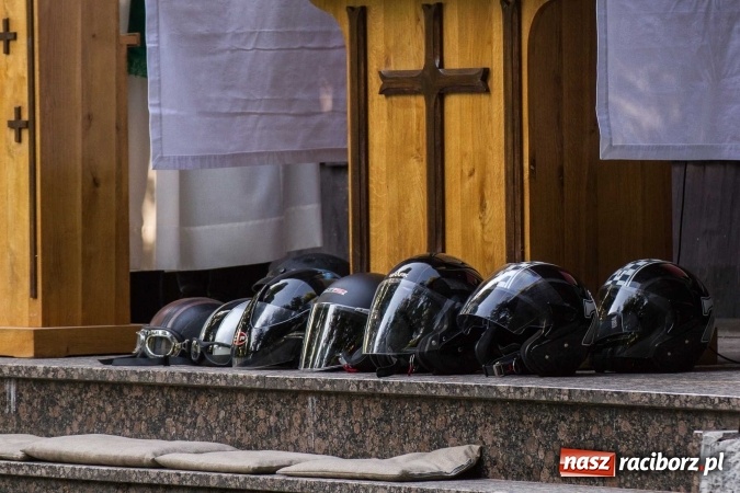 Zdjęcie w galerii na portalu naszraciborz.pl: Motocykliści z SRC na dziękczynnych nieszporach w Pietrowicach Wielkich wiadomości z regionu