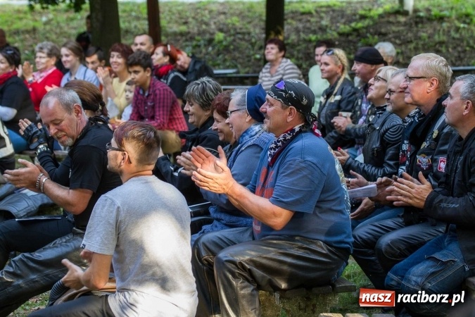 Zdjęcie w galerii na portalu naszraciborz.pl: Motocykliści z SRC na dziękczynnych nieszporach w Pietrowicach Wielkich wiadomości z regionu