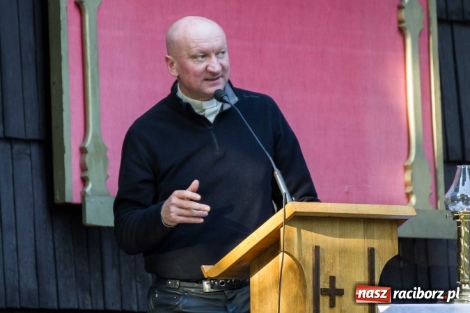 Zdjęcie w galerii na portalu naszraciborz.pl: Motocykliści z SRC na dziękczynnych nieszporach w Pietrowicach Wielkich wiadomości z regionu