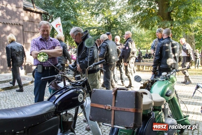 Zdjęcie w galerii na portalu naszraciborz.pl: Motocykliści z SRC na dziękczynnych nieszporach w Pietrowicach Wielkich wiadomości z regionu