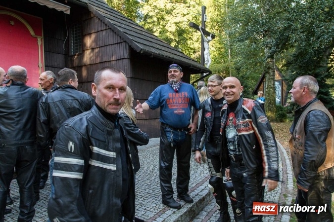 Zdjęcie w galerii na portalu naszraciborz.pl: Motocykliści z SRC na dziękczynnych nieszporach w Pietrowicach Wielkich wiadomości z regionu