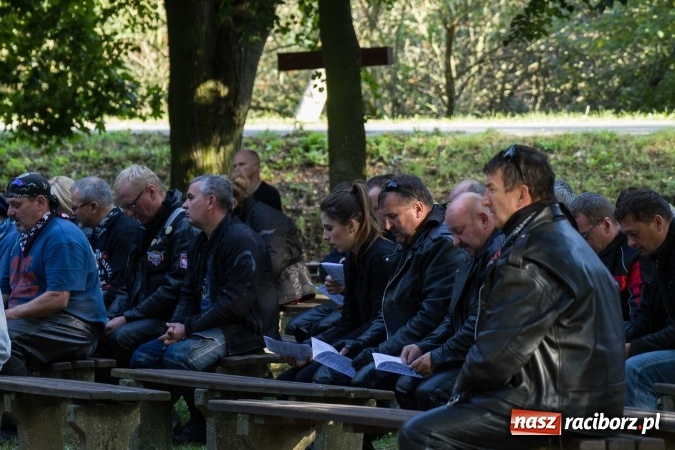 Zdjęcie w galerii na portalu naszraciborz.pl: Motocykliści z SRC na dziękczynnych nieszporach w Pietrowicach Wielkich wiadomości z regionu