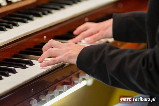 Zdjęcie w galerii na portalu naszraciborz.pl: XXIX Dni Muzyki Organowej i Kameralnej im. Henryka Klai - koncert na Ostrogu wiadomości z regionu