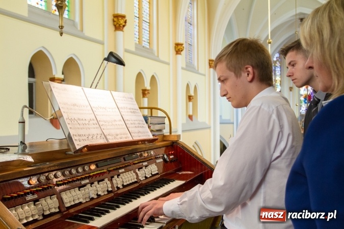 Zdjęcie w galerii na portalu naszraciborz.pl: XXIX Dni Muzyki Organowej i Kameralnej im. Henryka Klai - koncert na Ostrogu wiadomości z regionu