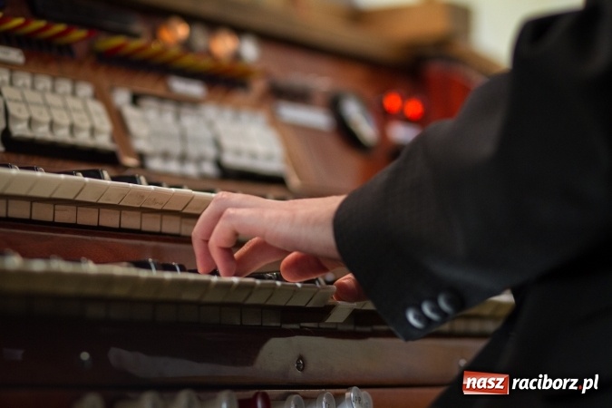 Zdjęcie w galerii na portalu naszraciborz.pl: XXIX Dni Muzyki Organowej i Kameralnej im. Henryka Klai - koncert na Ostrogu wiadomości z regionu