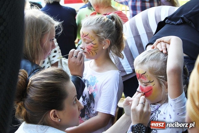 Zdjęcie w galerii na portalu naszraciborz.pl: Młodzi dla Kamerunu, czyli IV raciborskie Spotkanie z Afryką wiadomości z regionu
