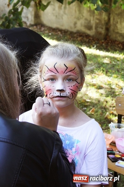 Zdjęcie w galerii na portalu naszraciborz.pl: Młodzi dla Kamerunu, czyli IV raciborskie Spotkanie z Afryką wiadomości z regionu