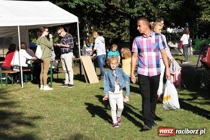 Zdjęcie w galerii na portalu naszraciborz.pl: Młodzi dla Kamerunu, czyli IV raciborskie Spotkanie z Afryką wiadomości z regionu