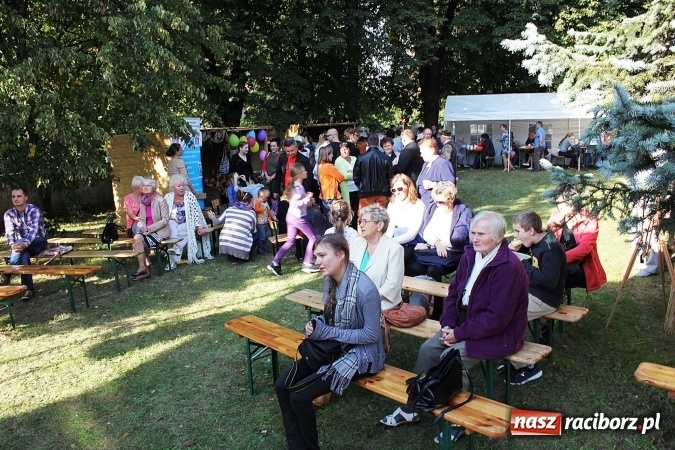 Zdjęcie w galerii na portalu naszraciborz.pl: Młodzi dla Kamerunu, czyli IV raciborskie Spotkanie z Afryką wiadomości z regionu