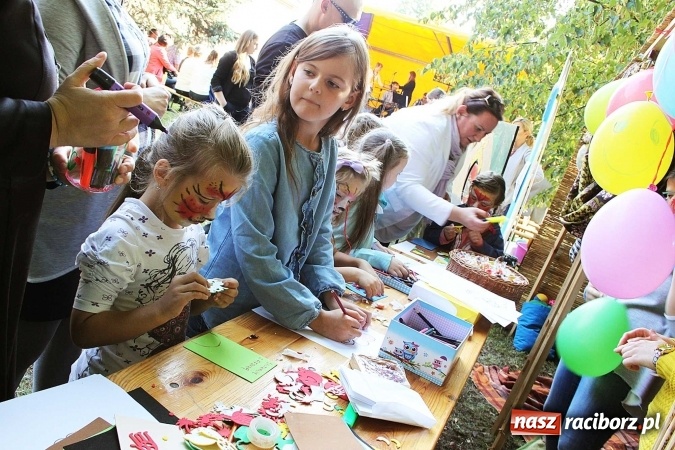 Zdjęcie w galerii na portalu naszraciborz.pl: Młodzi dla Kamerunu, czyli IV raciborskie Spotkanie z Afryką wiadomości z regionu