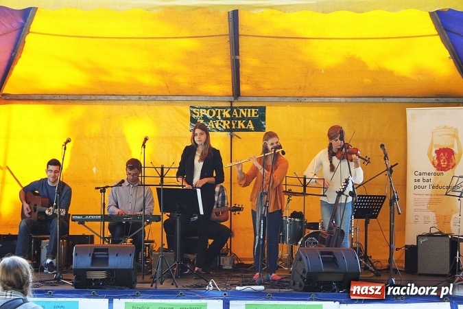 Zdjęcie w galerii na portalu naszraciborz.pl: Młodzi dla Kamerunu, czyli IV raciborskie Spotkanie z Afryką wiadomości z regionu