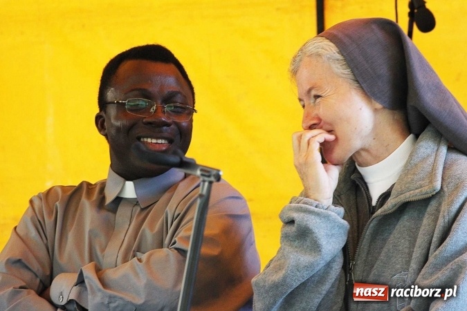 Zdjęcie w galerii na portalu naszraciborz.pl: Młodzi dla Kamerunu, czyli IV raciborskie Spotkanie z Afryką wiadomości z regionu