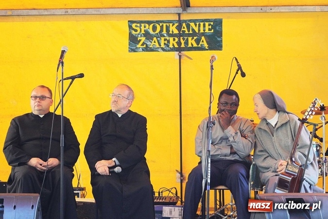 Zdjęcie w galerii na portalu naszraciborz.pl: Młodzi dla Kamerunu, czyli IV raciborskie Spotkanie z Afryką wiadomości z regionu