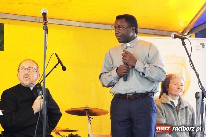 Zdjęcie w galerii na portalu naszraciborz.pl: Młodzi dla Kamerunu, czyli IV raciborskie Spotkanie z Afryką wiadomości z regionu