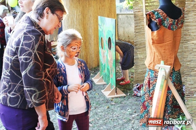 Zdjęcie w galerii na portalu naszraciborz.pl: Młodzi dla Kamerunu, czyli IV raciborskie Spotkanie z Afryką wiadomości z regionu