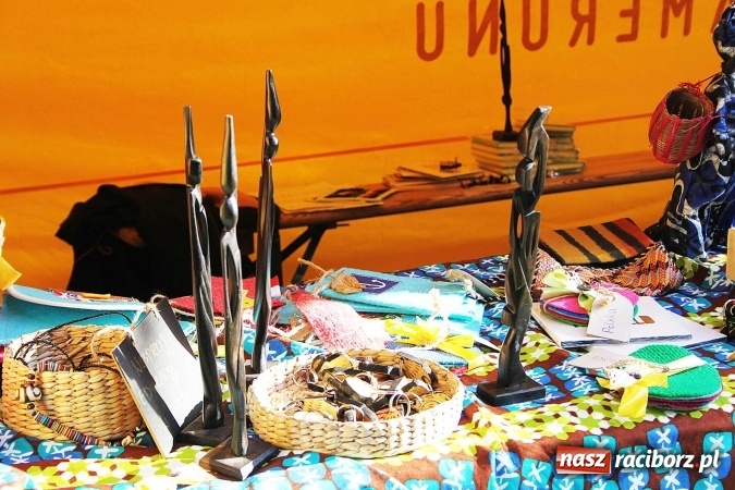 Zdjęcie w galerii na portalu naszraciborz.pl: Młodzi dla Kamerunu, czyli IV raciborskie Spotkanie z Afryką wiadomości z regionu