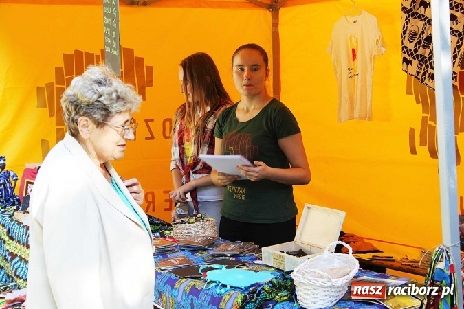 Zdjęcie w galerii na portalu naszraciborz.pl: Młodzi dla Kamerunu, czyli IV raciborskie Spotkanie z Afryką wiadomości z regionu