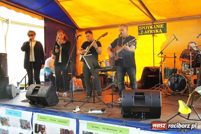 Zdjęcie w galerii na portalu naszraciborz.pl: Młodzi dla Kamerunu, czyli IV raciborskie Spotkanie z Afryką wiadomości z regionu