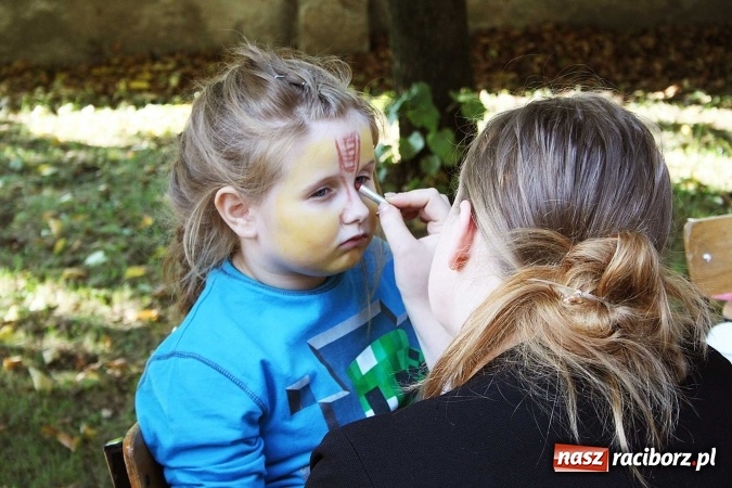 Zdjęcie w galerii na portalu naszraciborz.pl: Młodzi dla Kamerunu, czyli IV raciborskie Spotkanie z Afryką wiadomości z regionu