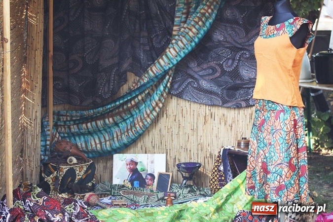 Zdjęcie w galerii na portalu naszraciborz.pl: Młodzi dla Kamerunu, czyli IV raciborskie Spotkanie z Afryką wiadomości z regionu