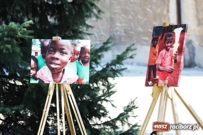 Zdjęcie w galerii na portalu naszraciborz.pl: Młodzi dla Kamerunu, czyli IV raciborskie Spotkanie z Afryką wiadomości z regionu