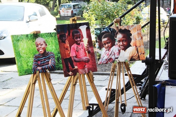 Zdjęcie w galerii na portalu naszraciborz.pl: Młodzi dla Kamerunu, czyli IV raciborskie Spotkanie z Afryką wiadomości z regionu