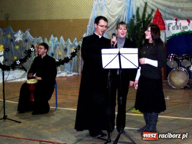 Zdjęcie w galerii na portalu naszraciborz.pl: Rodzinny Festyn Mikołajkowy wiadomości z regionu