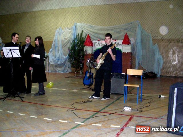 Zdjęcie w galerii na portalu naszraciborz.pl: Rodzinny Festyn Mikołajkowy wiadomości z regionu