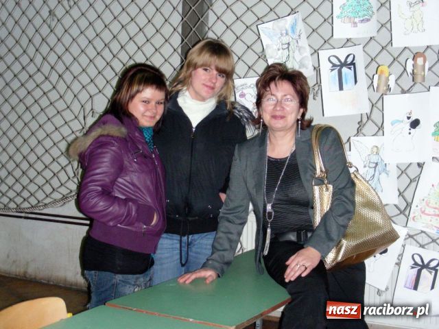 Zdjęcie w galerii na portalu naszraciborz.pl: Rodzinny Festyn Mikołajkowy wiadomości z regionu