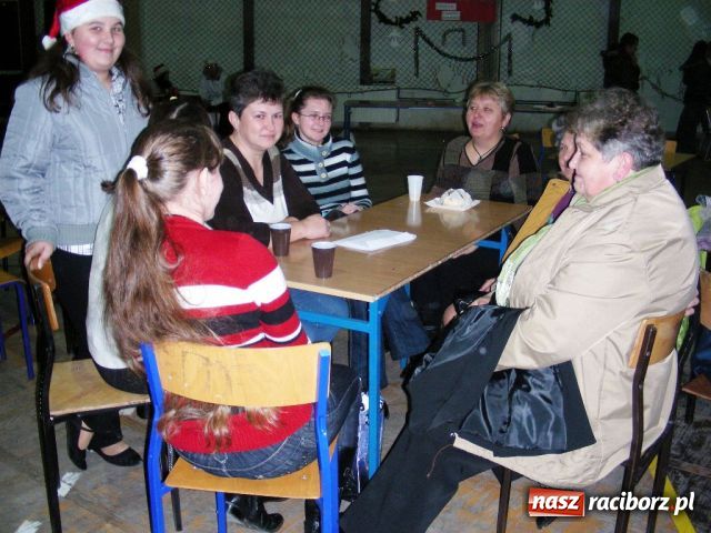 Zdjęcie w galerii na portalu naszraciborz.pl: Rodzinny Festyn Mikołajkowy wiadomości z regionu