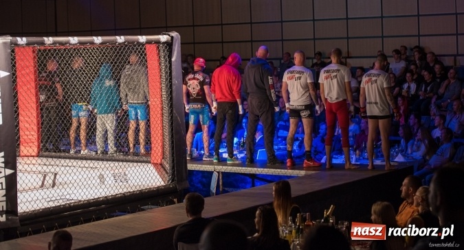 Zdjęcie w galerii na portalu naszraciborz.pl: Adam Witkowski zwycięża na gali MMA w Ostrawie  wiadomości z regionu