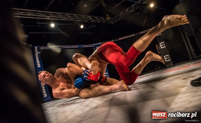 Zdjęcie w galerii na portalu naszraciborz.pl: Adam Witkowski zwycięża na gali MMA w Ostrawie  wiadomości z regionu