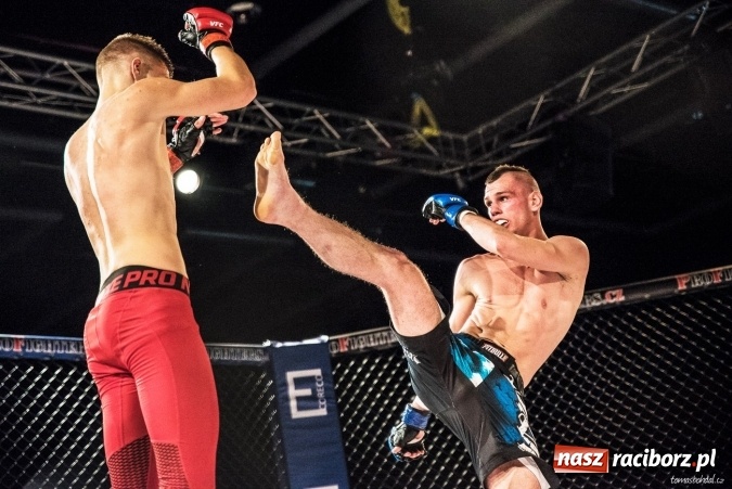 Zdjęcie w galerii na portalu naszraciborz.pl: Adam Witkowski zwycięża na gali MMA w Ostrawie  wiadomości z regionu