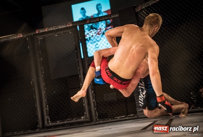 Zdjęcie w galerii na portalu naszraciborz.pl: Adam Witkowski zwycięża na gali MMA w Ostrawie  wiadomości z regionu