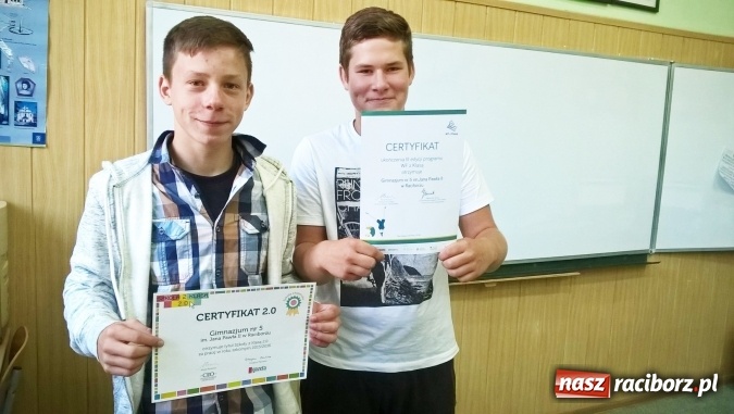 Zdjęcie w galerii na portalu naszraciborz.pl: Gimnazjum nr 5 z certyfikatem Szkoły z Klasą 2.0 wiadomości z regionu