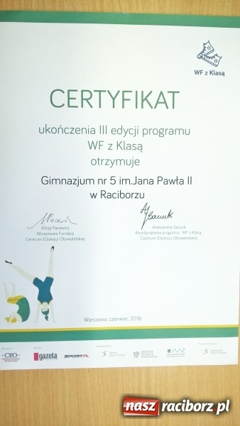 Zdjęcie w galerii na portalu naszraciborz.pl: Gimnazjum nr 5 z certyfikatem Szkoły z Klasą 2.0 wiadomości z regionu