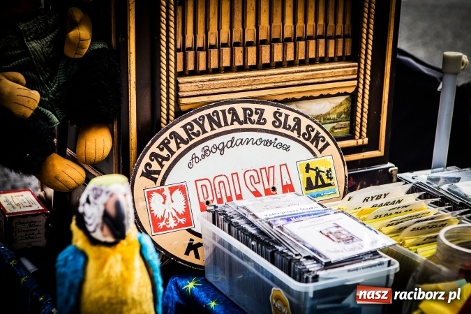 Zdjęcie w galerii na portalu naszraciborz.pl: Ostatni Wróżący Śląski Kataryniarz dziś w Raciborzu wiadomości z regionu