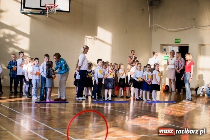 Zdjęcie w galerii na portalu naszraciborz.pl: Książęce pasowanie na pierwszaka w SP18 wiadomości z regionu