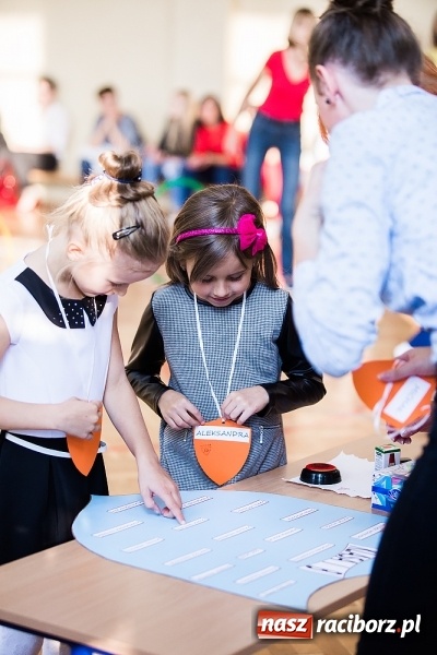 Zdjęcie w galerii na portalu naszraciborz.pl: Książęce pasowanie na pierwszaka w SP18 wiadomości z regionu