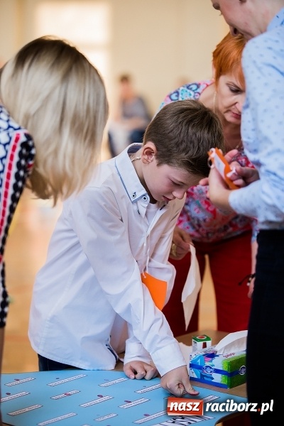 Zdjęcie w galerii na portalu naszraciborz.pl: Książęce pasowanie na pierwszaka w SP18 wiadomości z regionu