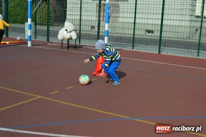 Zdjęcie w galerii na portalu naszraciborz.pl: Jesienna Spartakiada Przedszkolaków w Szkole Podstawowej nr 4  wiadomości z regionu